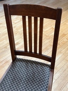 lot 28 image: Single Vintage Stickley Wooden Arts and Crafts Wooden Chair