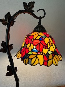 lot 24A image: Tiffany Inspired Lamp by River of Goods