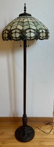 lot 35 image: Beautiful Floor Lamp with Stained Glass Shade