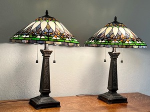 lot 4A image: Beautiful Pair of Stained Glass Table Lamps