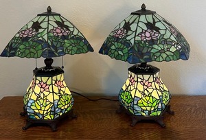 lot 1 image: Impressive Pair of Stained Glass Dragonfly Motif Stained Glass Lamps