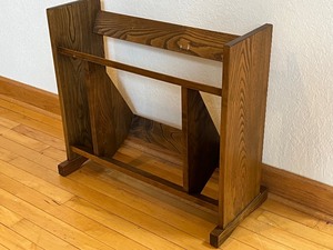 lot 37 image: Vintage Arts and Crafts Style Petite Bookshelf