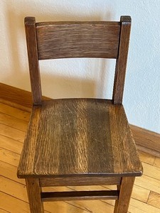 lot 38 image: Adorable Vintage Wooden Childrens Chair