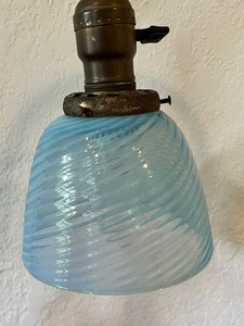 lot 61 image: Lovely Adjustable Vintage Table Lamp