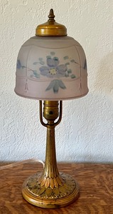 lot 62 image: Lovely Painted Boudoir Lamp