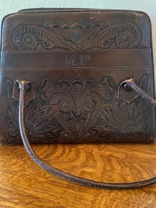 lot 89A image: Vintage Handcrafted Leather Handbag