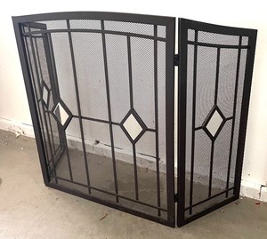 lot 112 image: Fantastic Fireplace Screen