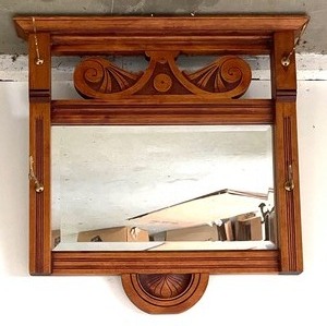 lot 113 image: Vintage Wood Framed Mirror with 4 HatCoat Hooks