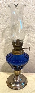 lot 125 image: Trio of Petite Vintage Oil Lamps