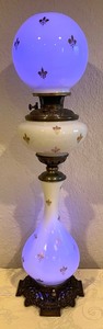 lot 122 image: Antique Victorian Banquet 3 Tier Lamp