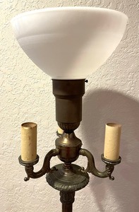 lot 124 image: Vintage Quad Bulb Floor Lamp