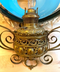 lot 152 image: Fancy Vintage Victorian Style Light Fixture