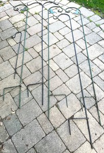 lot 192 image: Garden Shepard Hooks