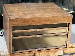 lot 9 image: Vintage Table Top Spool Cabinet