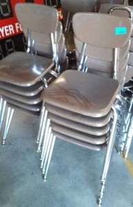 (10) Stackable Chairs Bakelite � Virco