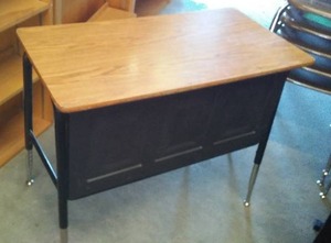 (16) Student Desks