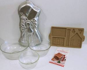 Vintage Pyrex Mixing Bowls, Pampered Chef Stoneware, Holly Hobbie Cake Mold