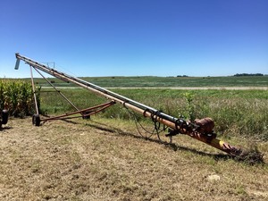 lot 373 image: Electric Grain Auger