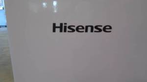lot 700 image: Hisense 5 Cu ft Chest Freezer, White (DAMAGED, WORKS WELL, SEE PHOTOS)