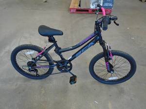 lot 709 image: BCA 20 Girls Kobra 6-Speed Mountain Bike in BlackPink.