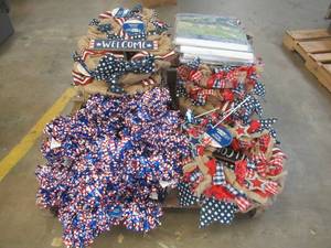 lot 716 image: PALLET OF CLOSEOUT 4TH OF JULY HOME DECOR. (ALL BRAND NEW ITEMS, SEE PHOTOS)