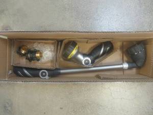 lot 765 image: Members Mark 5 Piece Quick Connecting Watering Set.