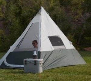 lot 854 image: Teepee Tent With Vented Rear Window - Green