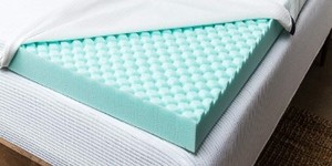 lot 856 image: ArcticZone Molecule Memory Foam Queen Mattress Topper 80 x 60 x 3. Return - Damaged Carton.
