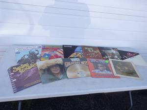 lot 23 image: 11 Vintage Records