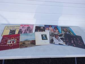 lot 30 image: 10 Vintage Records