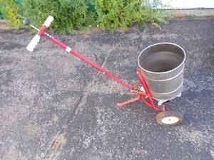 lot 38 image: Grass Seeder, Fertilizer Spreader ready for fall seeding