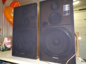 lot 64 image: Pair of Techniques SB-K476 Speakers