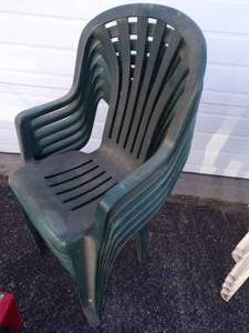 lot 40 image: 6 Patio Chairs Green