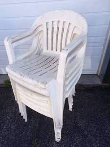 lot 59 image: 6 Patio Chairs White