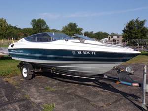 lot 9 image: 1991 Bayliner Boat with Trailer