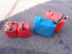 lot 69 image: 4 Gas Cans