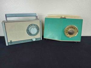 lot 273 image: Two Vintage Transistor Radios