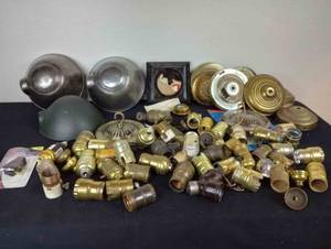 lot 281 image: Assortment of Lighting Parts