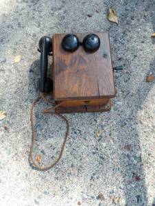 lot 295 image: Antique Wood Phone