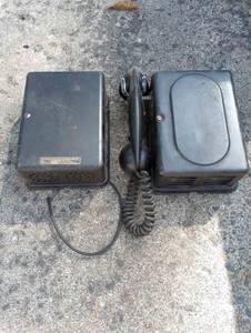 lot 299 image: Antique Metal Western Electric Company Phone