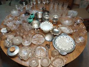 lot 293A image: Large Group of Clear Glass Dishes