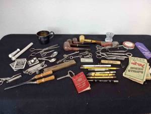 lot 332 image: Pipes & Advertising