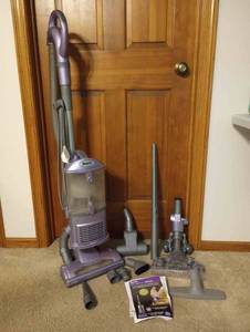 lot 349 image: Shark Navigator Lift Away Vacuum