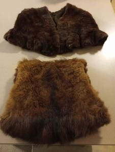 lot 357 image: Beaver Fur Muff and Mink Fur Stohl