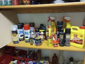 lot 369 image: Cleaning and Painting Supplies