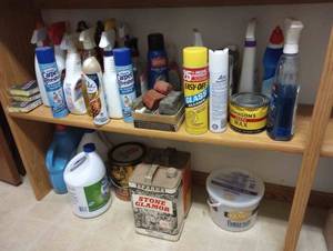 lot 374 image: Household Cleaning Supplies