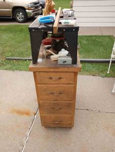 lot 398 image: Router Table