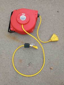 lot 405 image: Reelworks 40 FT Retractable Extension Cord