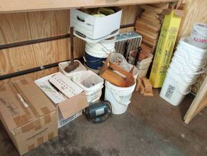 lot 407 image: Garage Group