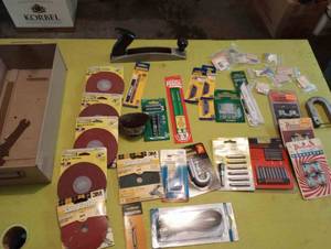 lot 412 image: Assorted Shop Supplys